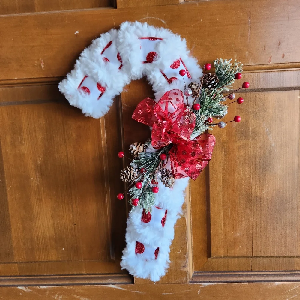 NWT Handmade Candy Cane Wreath, Hand Crafted Door Hanger Christmas